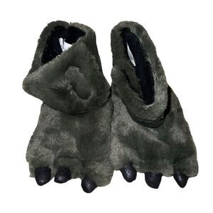Target grey plush dinosaur slippers with claws youth size medium 7/8